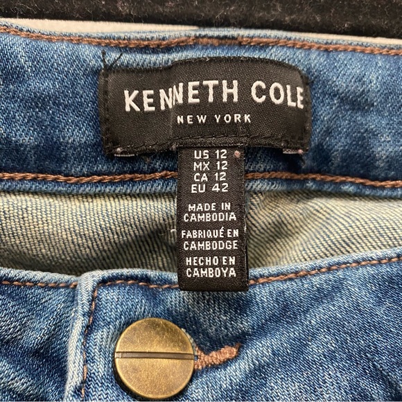 Kenneth Cole New York High Rise Straight Leg Button Fly Medium Blue Wash Jeans - Picture 3 of 6